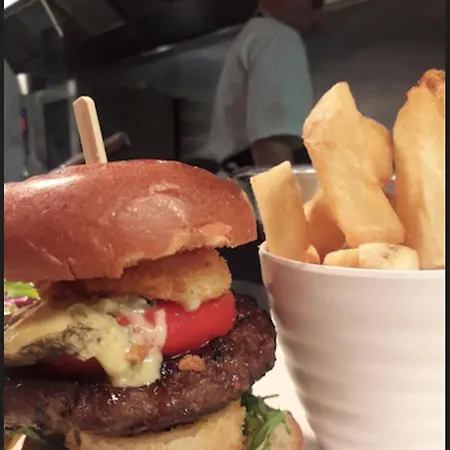 Louis Fitzgerald Otel