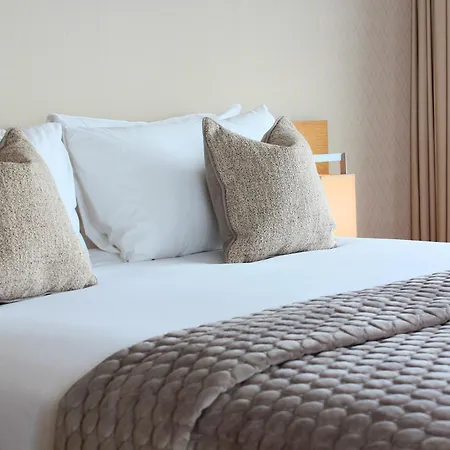 Otel Louis Fitzgerald Clondalkin