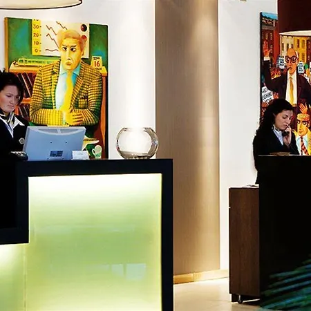 Otel Louis Fitzgerald Clondalkin